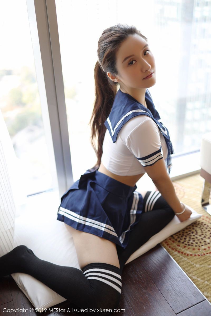 模范学院运动女神Jennanni_Jen学生装内衣诱惑私房写真