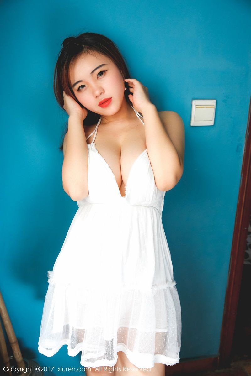 秀人网萝莉少女米爱Demon童颜巨乳蕾丝吊裙梦幻私房写真