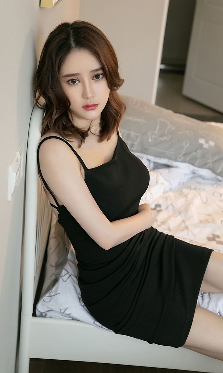 尤果网性感美女Coral吊带睡裙丝质衬衫美胸长腿私房写真