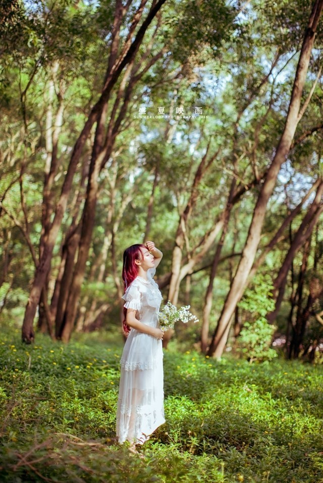 小清新长裙美女变身森林精灵