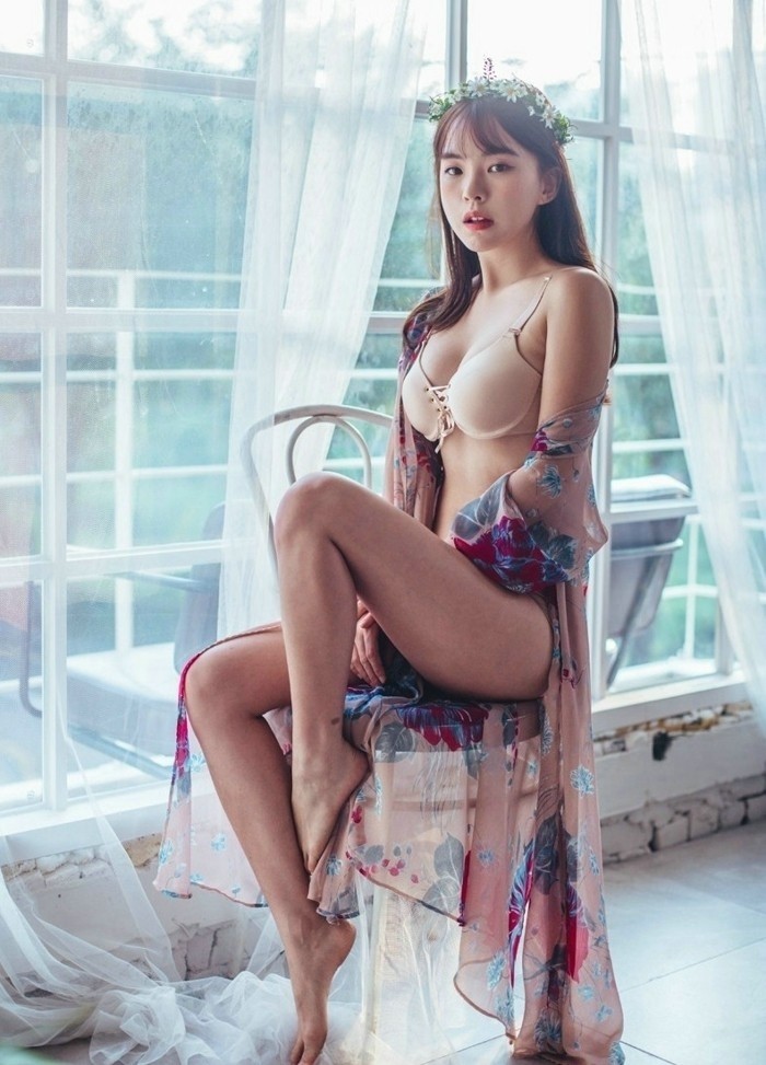 性感尤物美胸迷人高清私房内衣美女高清写真