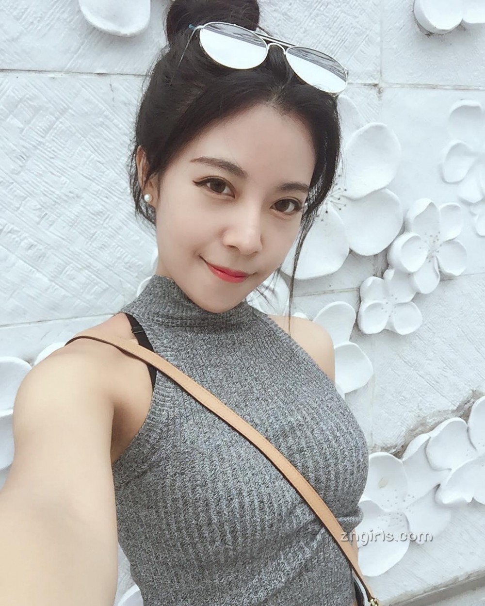 台湾美女空姐古婉蓁自拍美照酥胸诱惑