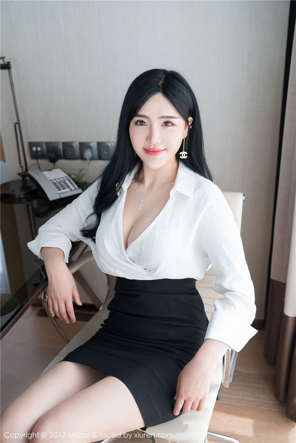 魅妍社美乳女秘书刘钰儿性感身材美腿福利