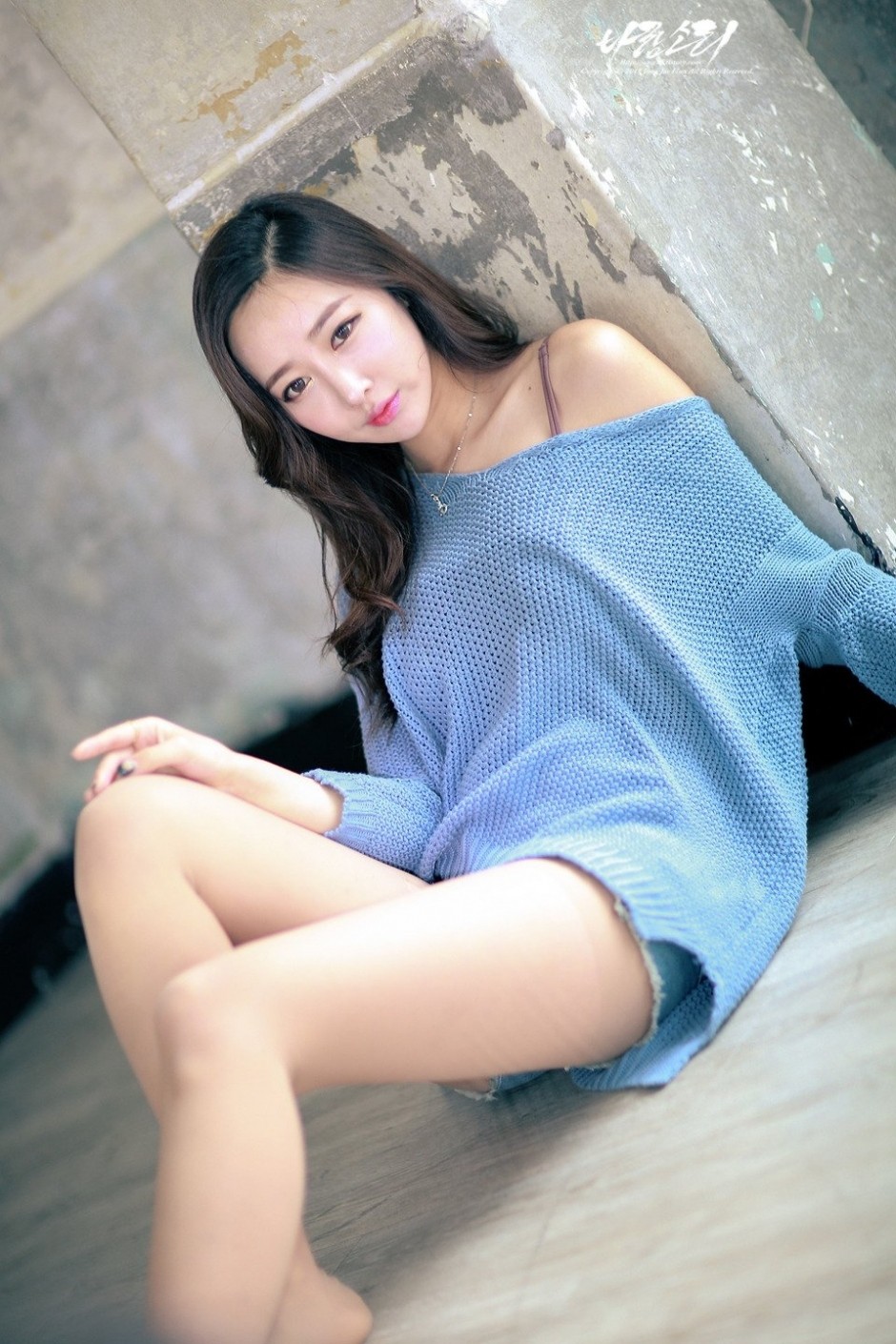 韩国美女车模申海莉生活照写真笑容迷人